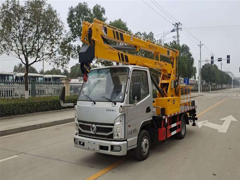東風(fēng)小霸王汽油發(fā)動(dòng)機13米藍牌高空作業(yè)車(chē)