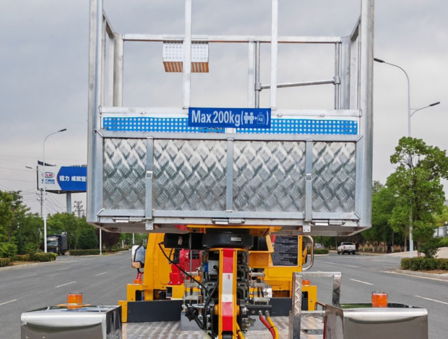 定制藍牌江鈴順達23米高空作業(yè)車(chē)