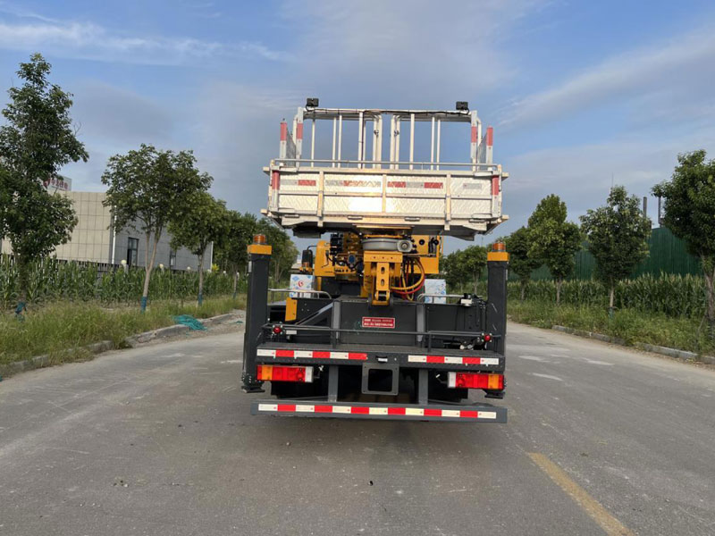 東風(fēng)40米高空作業(yè)車(chē)