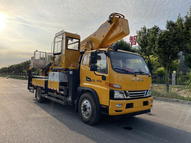江淮駿鈴40米直臂式高空作業(yè)車(chē)