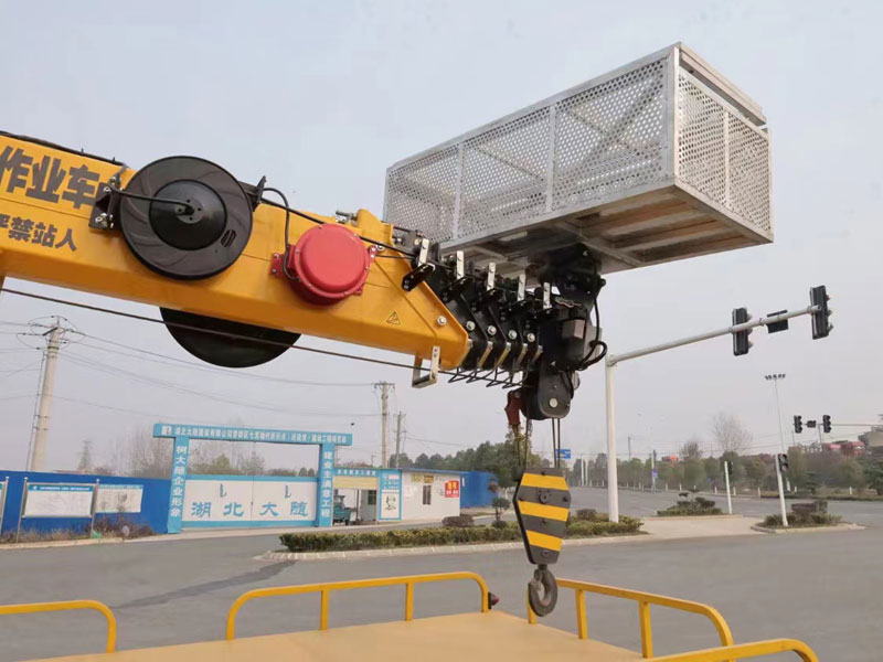 國六20米隨車(chē)吊式高空作業(yè)車(chē)